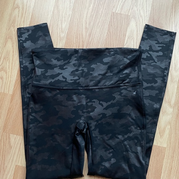 SPANX - Picture 2 of 4